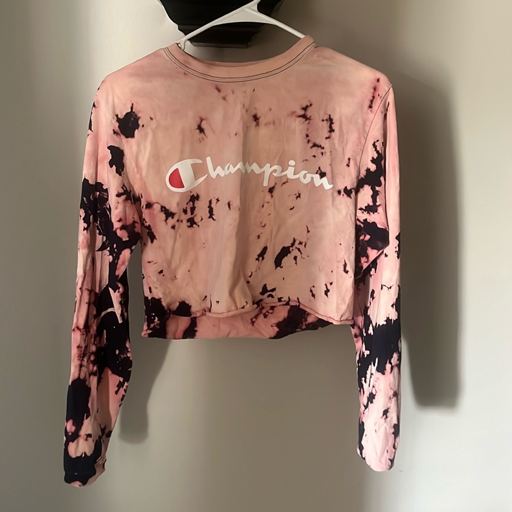 Cropped, long sleeve champion, tie-dyed shirt